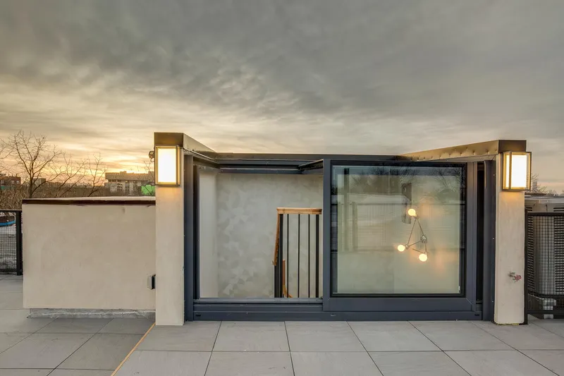 Glazing vision three wall box skylight